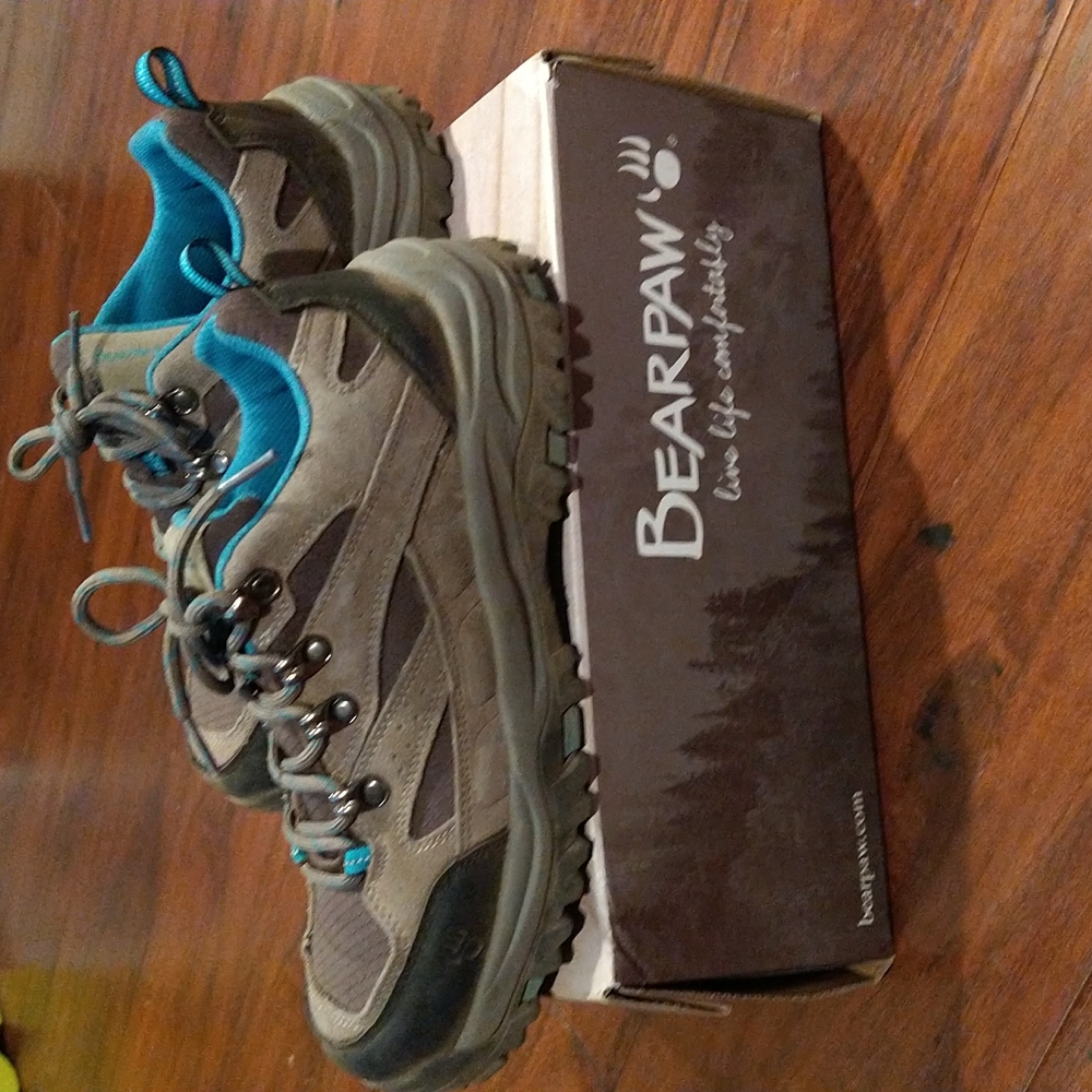 BearPaw Ridgeline women's hiking shoes, size 8.5, color brown